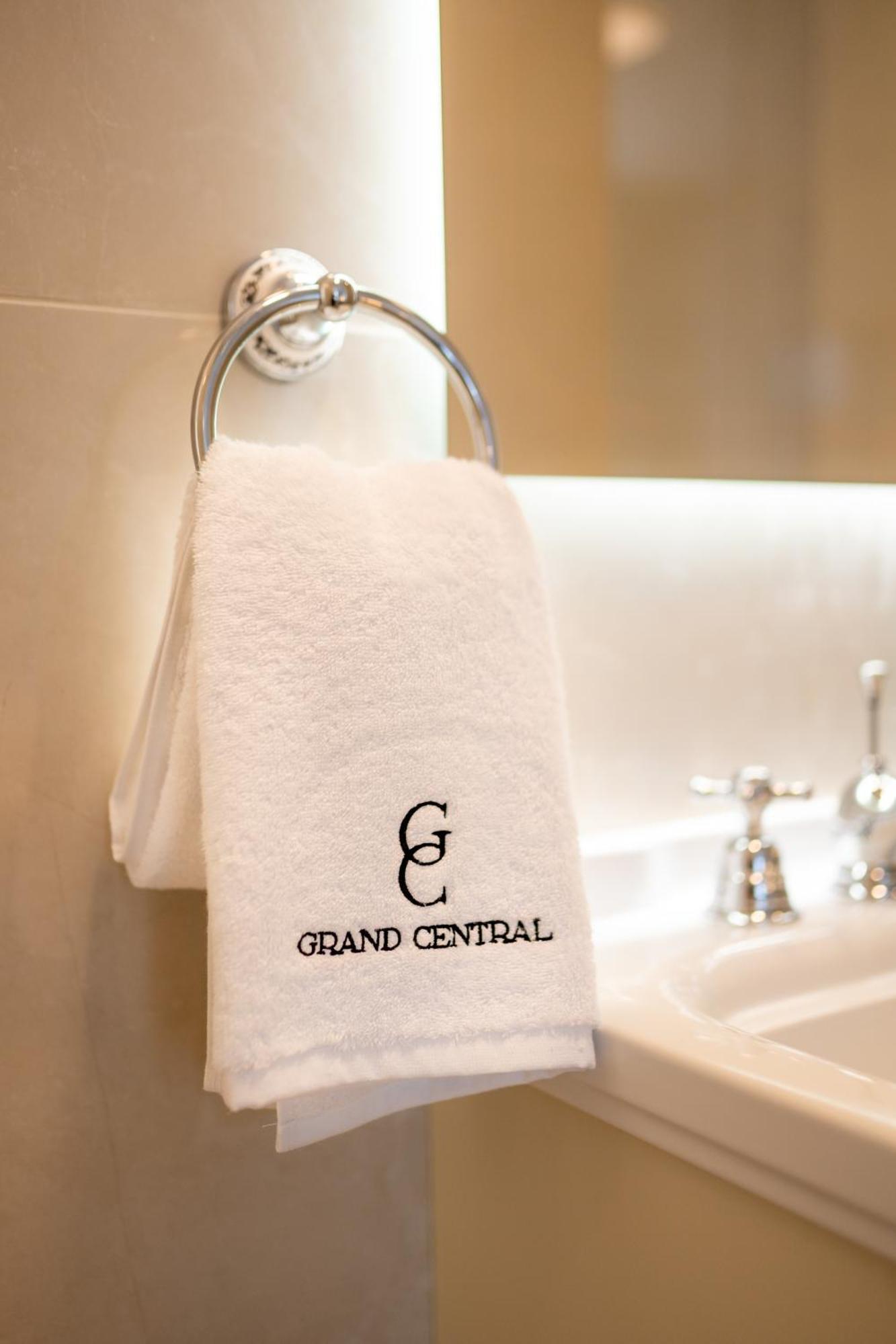 Grand Central Лютомер Экстерьер фото